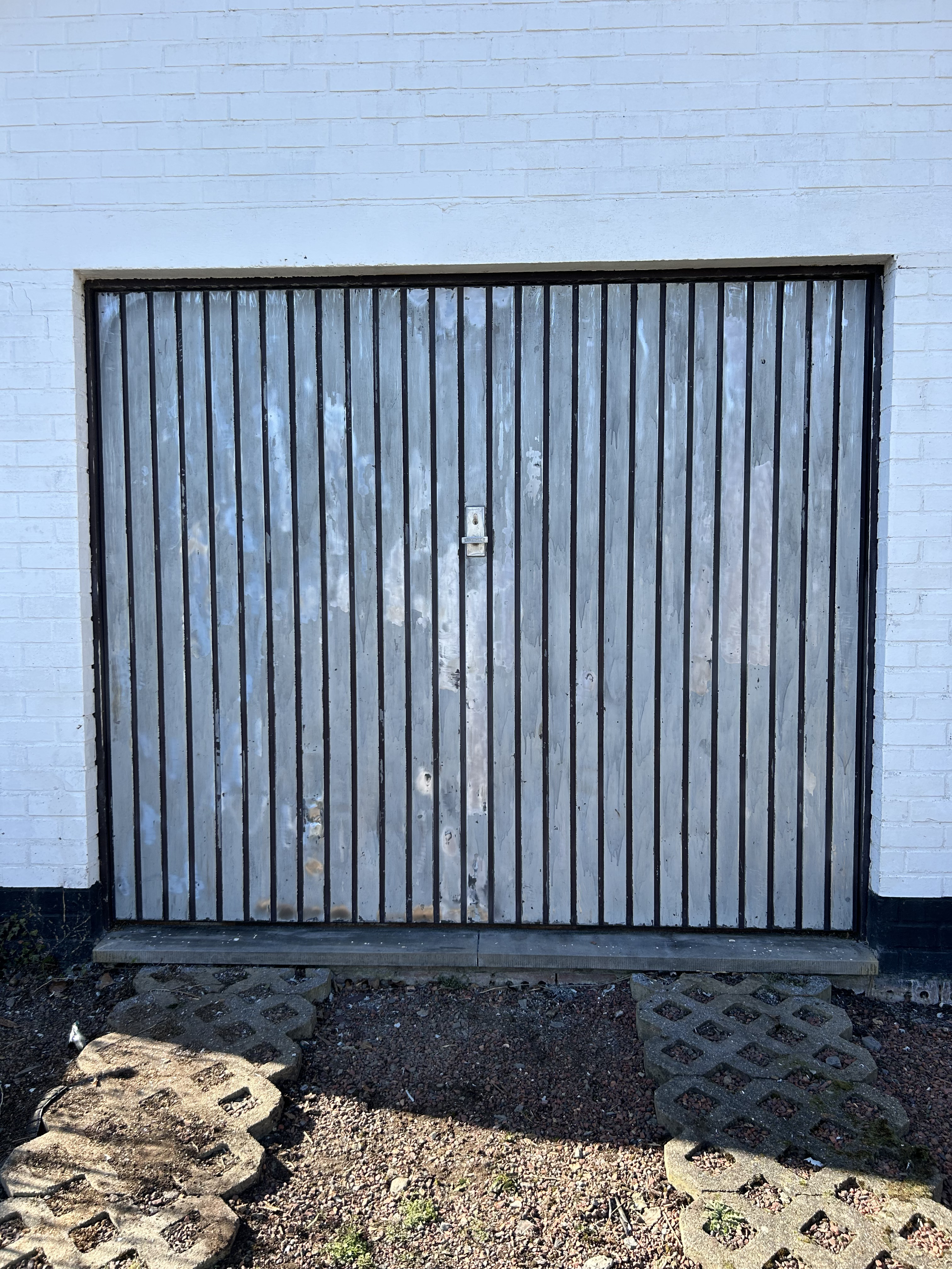 Peinture porte de garage - Avant